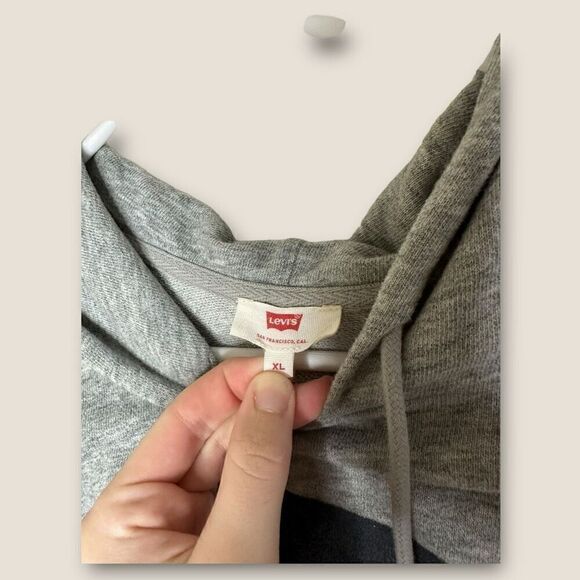 Levi’s Gray Cropped Hoodie Size XL - Picture 4 of 4